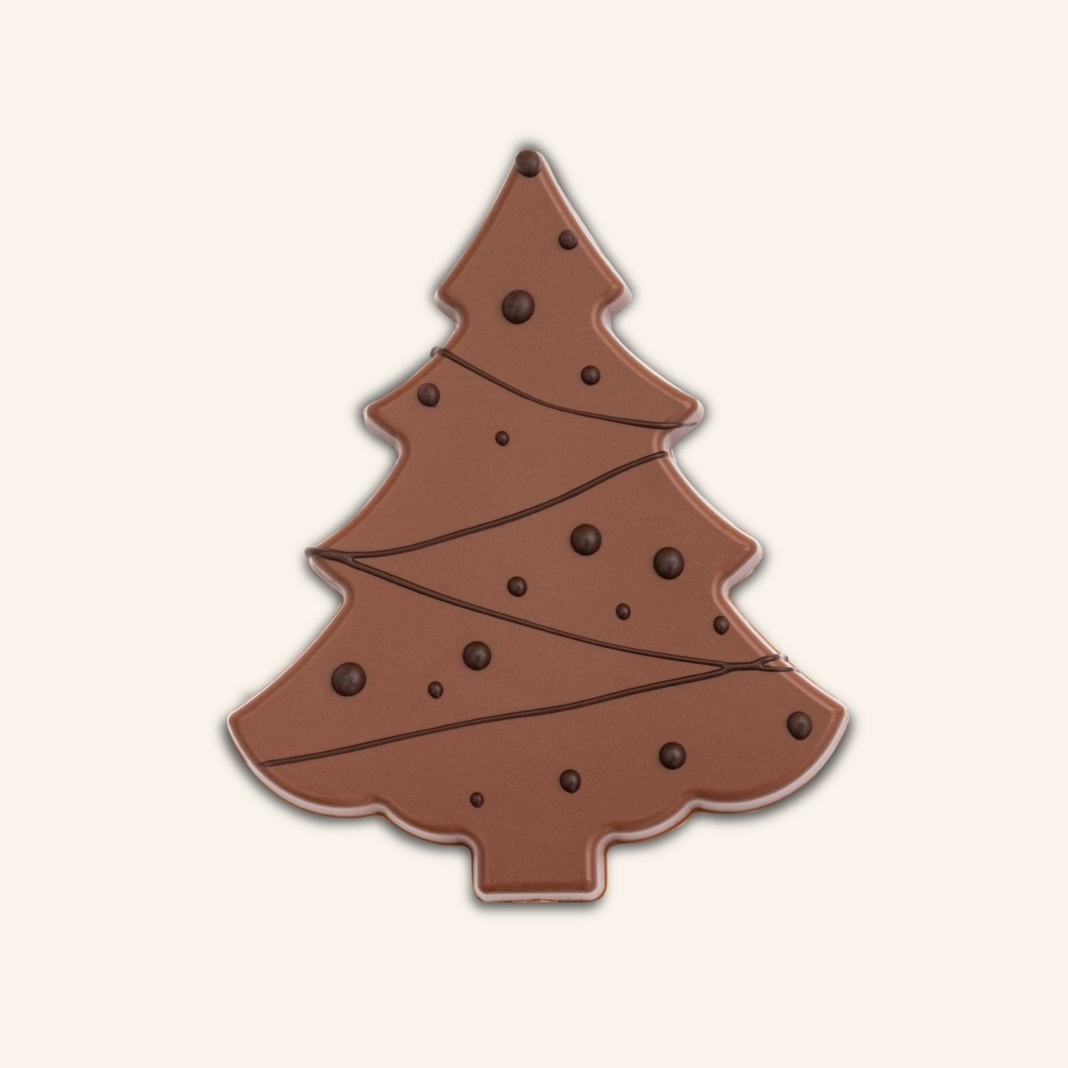 Schokoladen-Weihnachtsbaum mit Verzierungen aus dunkler Schokolade auf hellem Hintergrund.